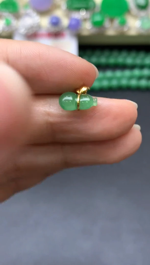 颈饰18K金镶嵌翡翠130-中国好珍宝