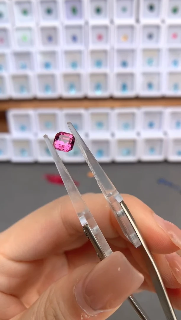 未镶嵌裸石定制碧玺0.68ct 09013