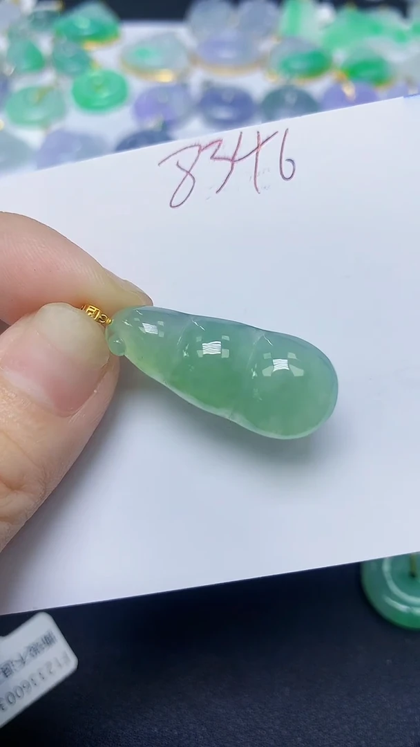 翡翠18K金镶嵌颈饰 天然缅甸翡翠A货