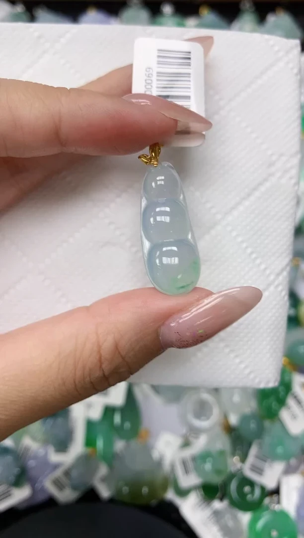 颈饰18K金镶嵌翡翠1111111111