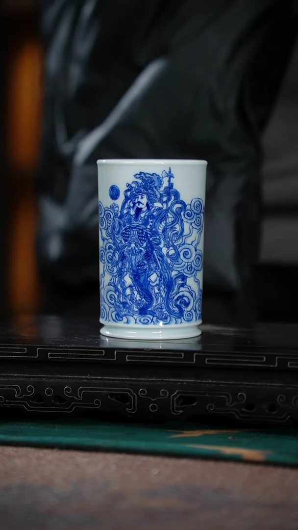 23-1尉迟恭卷足闻香杯（良朋珍玩）