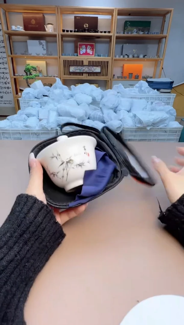 【闪购商品】摆件瓷制品S1111111111111