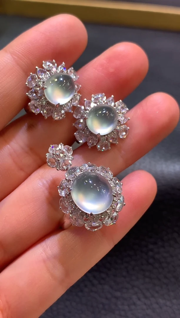 18K金镶嵌戒指翡翠玻璃种炸光双眼皮但耳包(戒指吊坠两用)套装