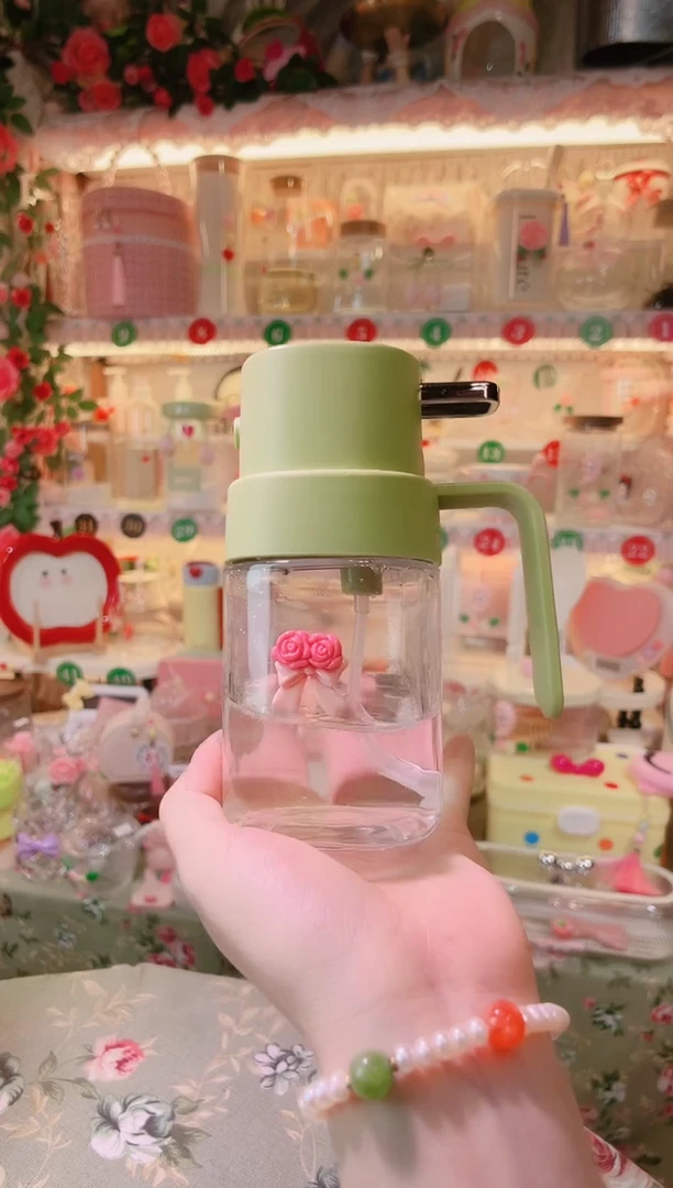 摆件开播福利数量不多，快抢！喷油壶