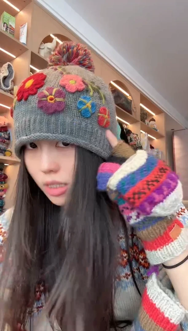 羊毛灰色立体花帽