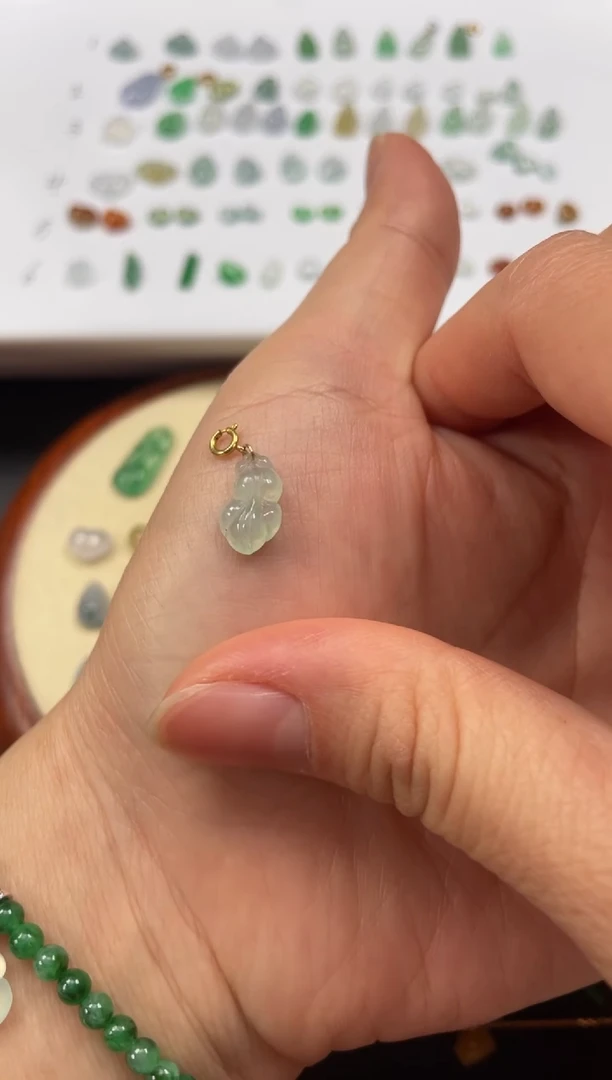 吊坠(不含链)18K金镶嵌翡翠一个JK637