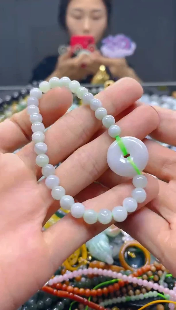 颈饰未镶嵌翡翠5MM/Q/翡翠A货，一件也是批发价