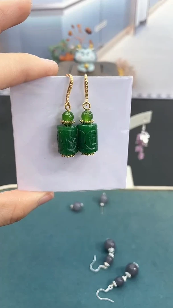 银S925镶嵌和田玉耳饰绿色路路通