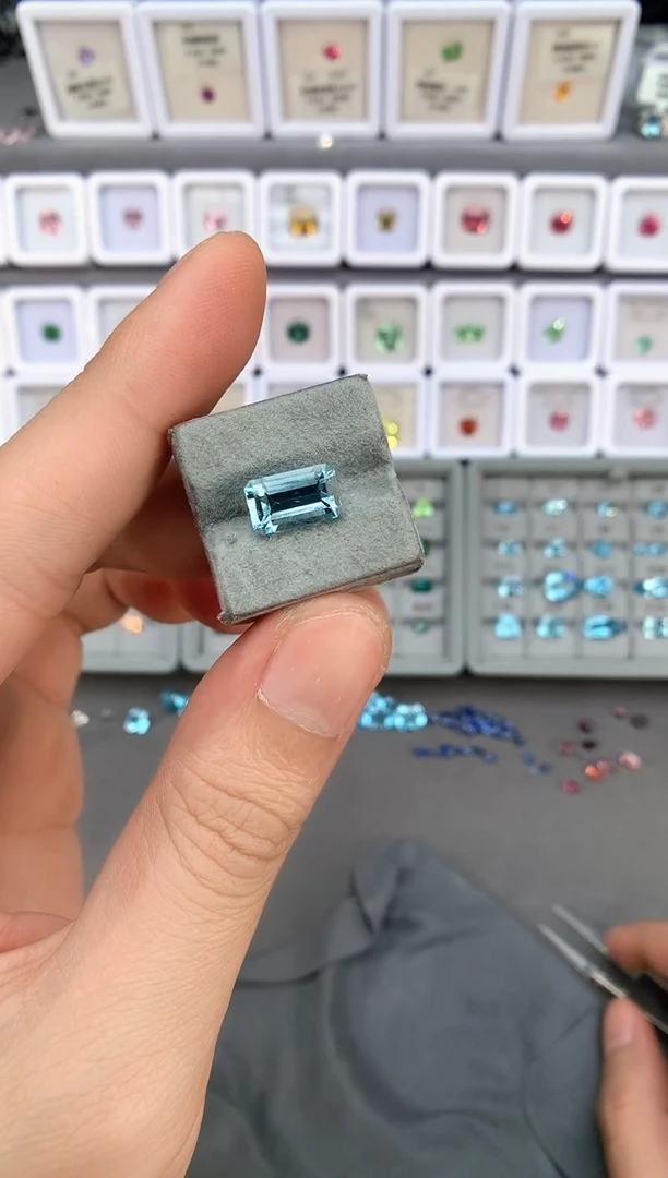 【闪购商品】定制海蓝宝石裸石未镶嵌3.27ct