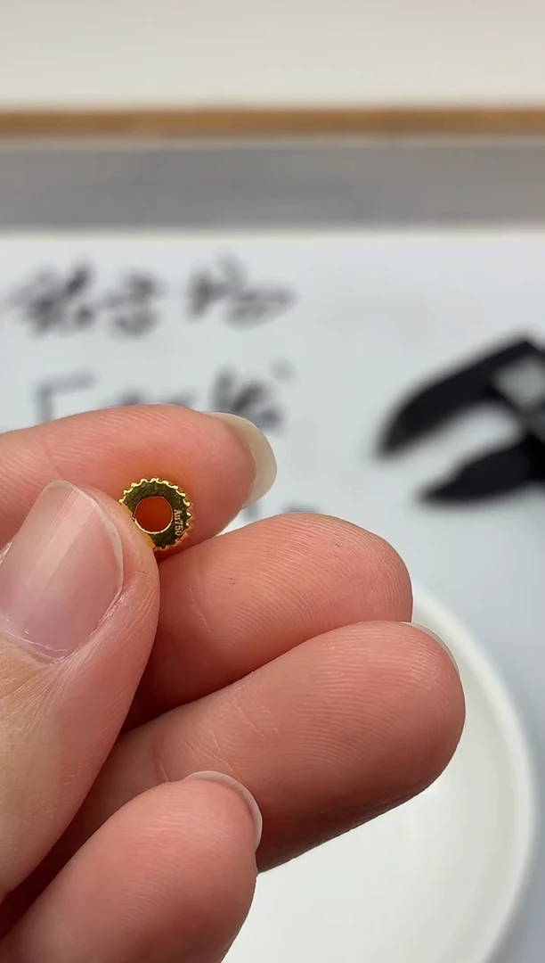 颈饰18K金镶嵌翡翠情*18K金小蛮腰