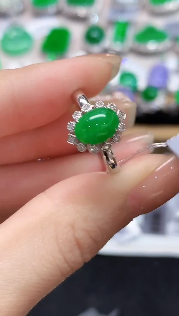 18K金镶嵌戒指翡翠LSR