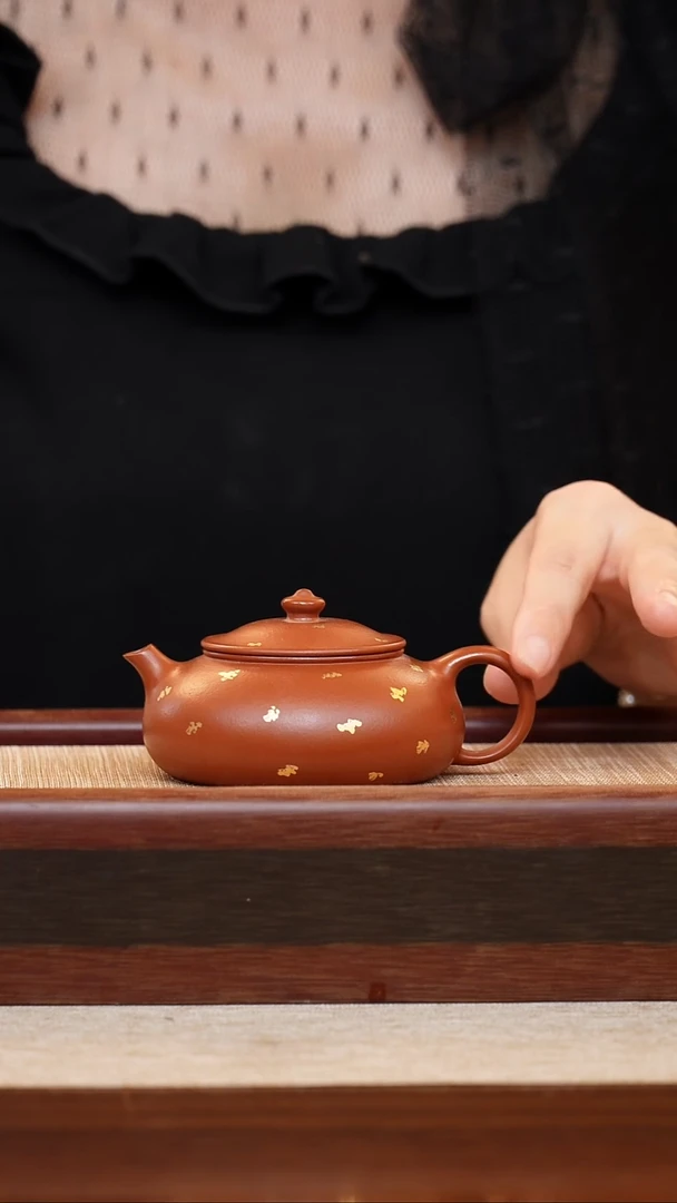 紫砂壶洒金寒江130cc