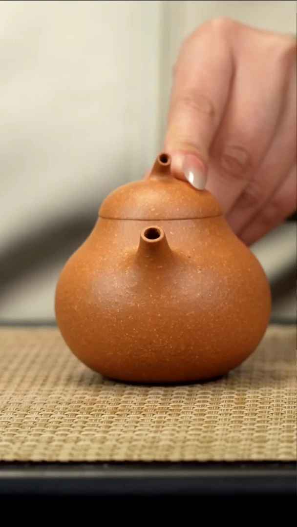 【闪购商品】紫砂茶壶黄降坡茄瓜160c