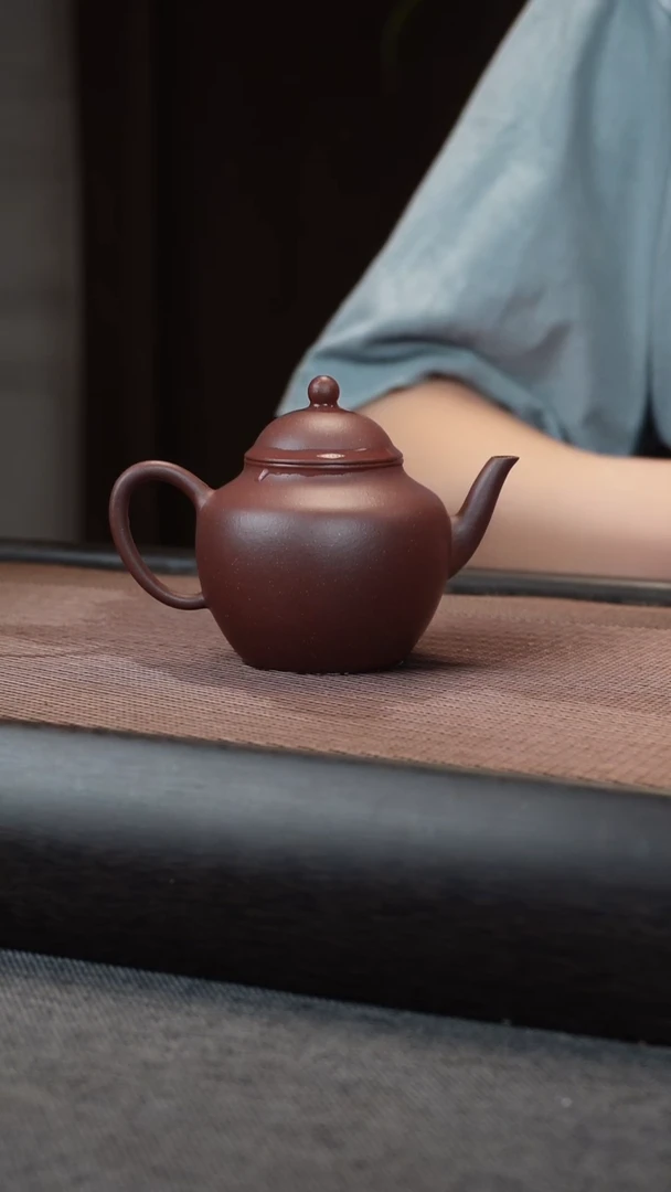 茶壶紫砂T****$秋水壶 115CC  微微瑕