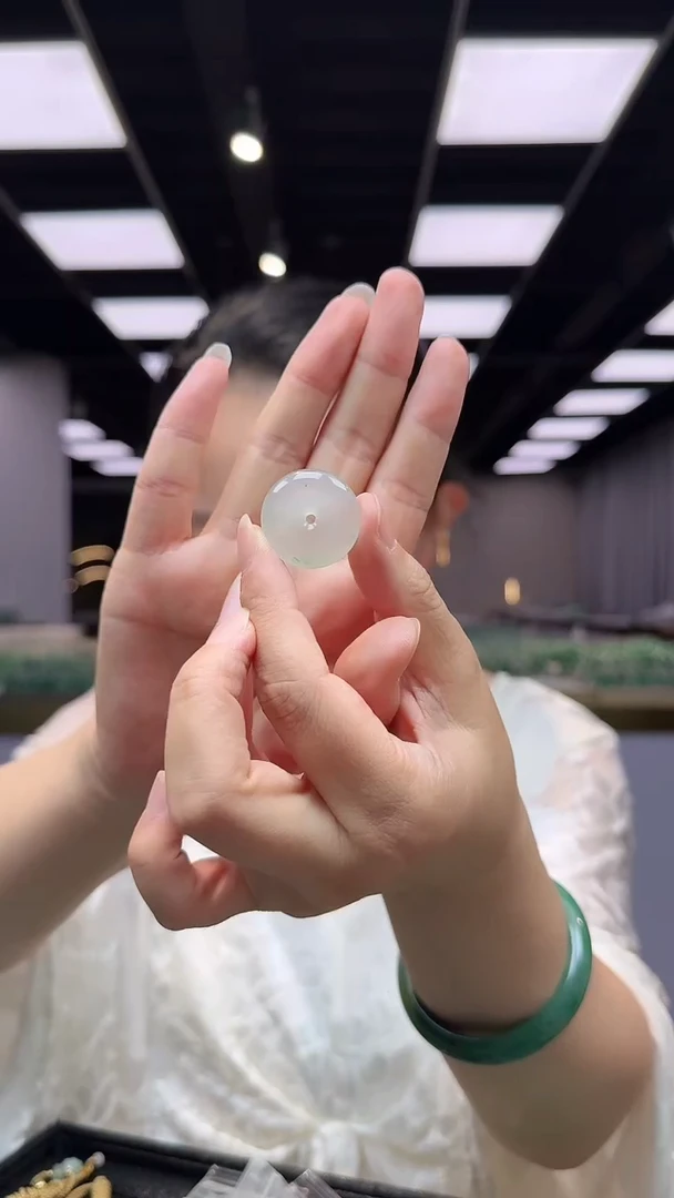 石英质玉未镶嵌吊坠(不含链)吊坠