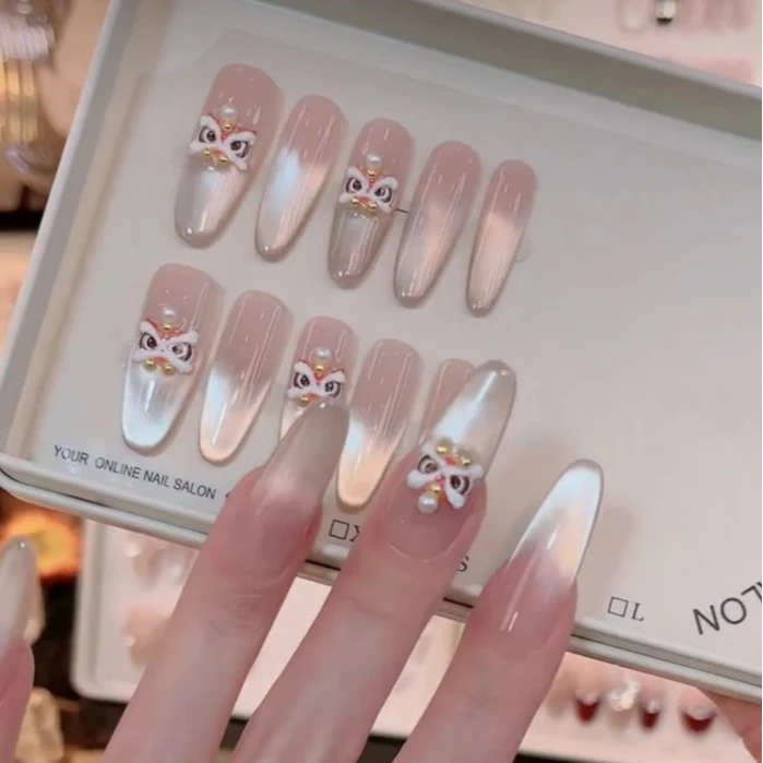 【新年醒狮】Kitty Gem纯手工穿戴甲可爱爆款高级显白美甲贴片轻奢