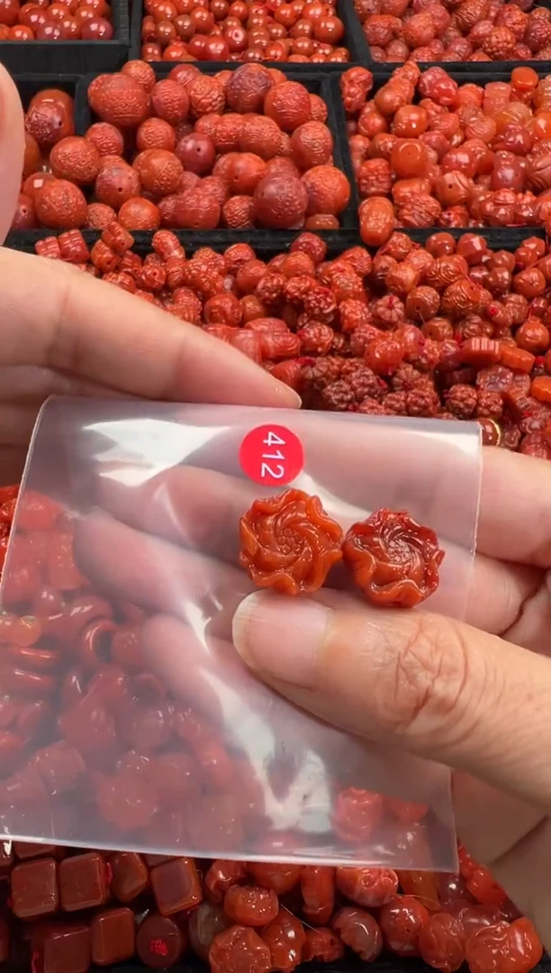 南红玛瑙未镶嵌颈饰1