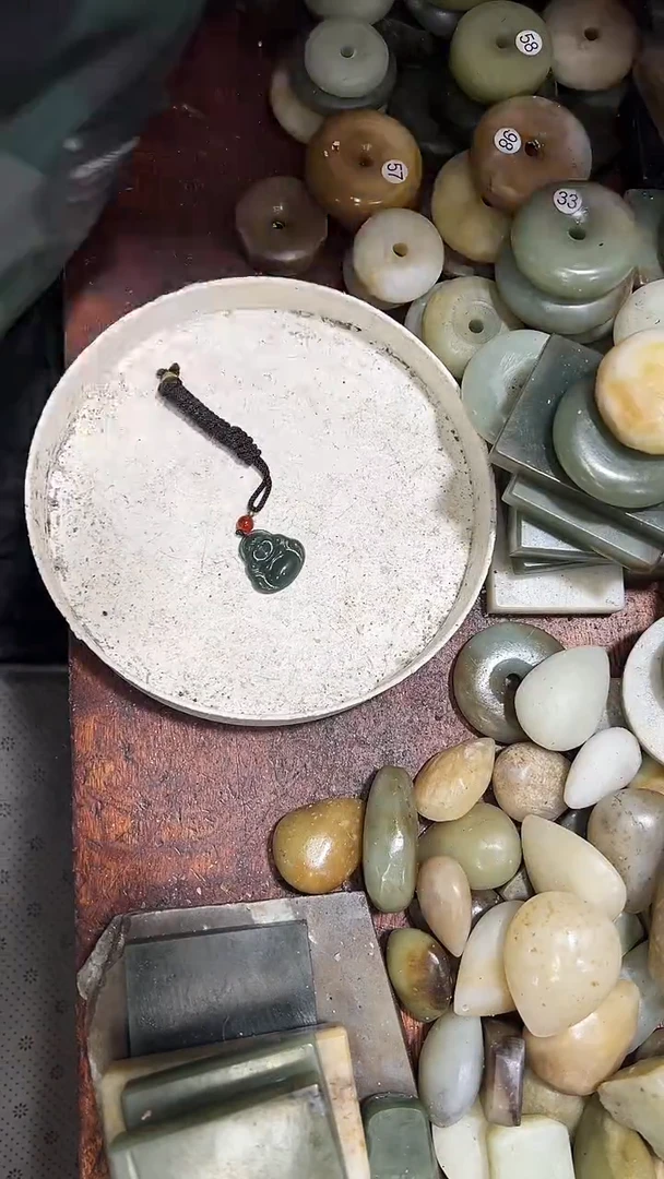 未镶嵌和田玉珠宝半成品1