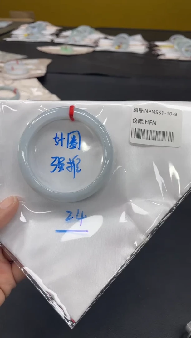 未镶嵌手镯翡翠翡翠手镯