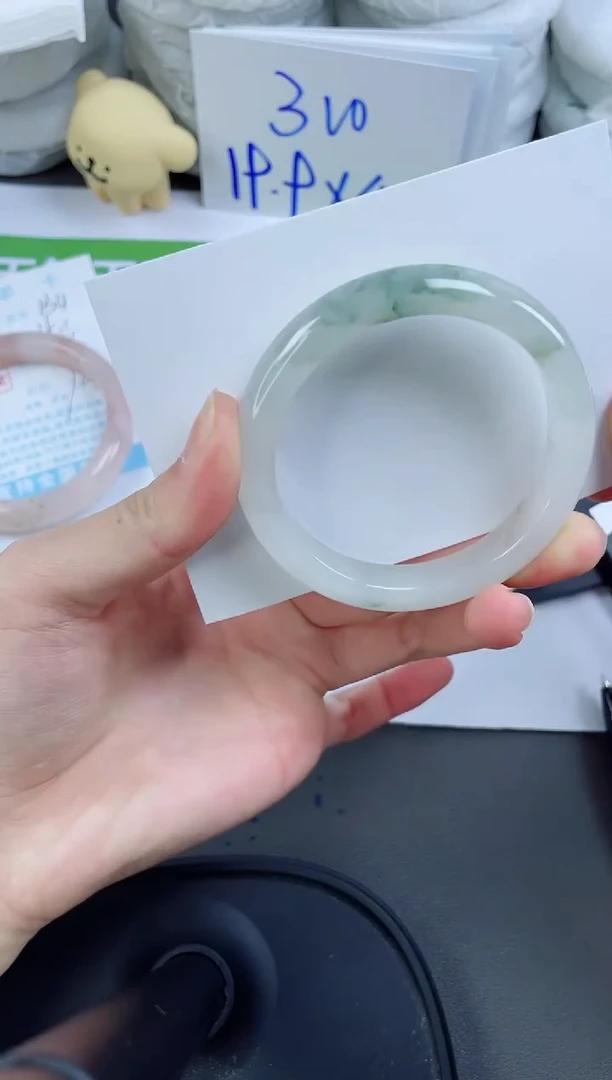 【闪购商品】石英质玉手镯未镶嵌155-52.6