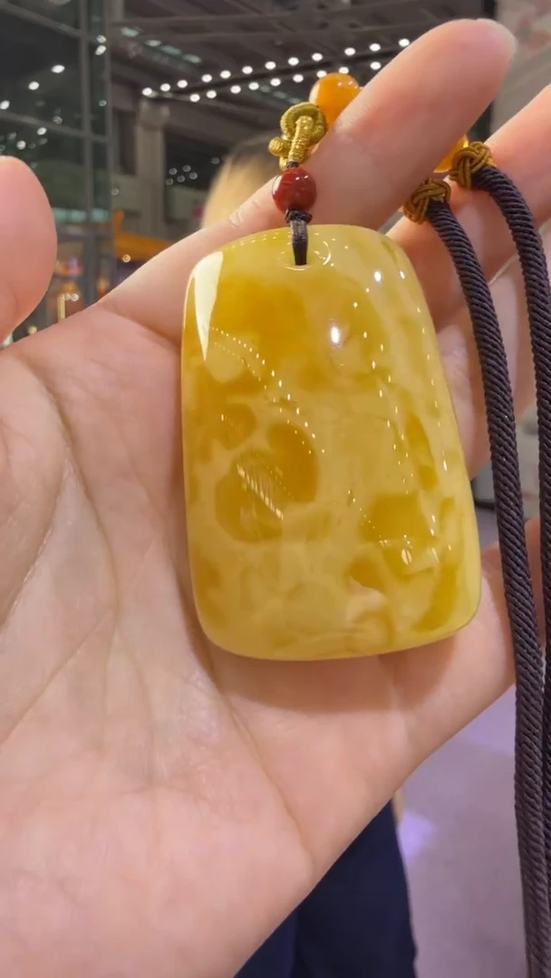 琥珀颈饰未镶嵌102秒拍号假一罚三