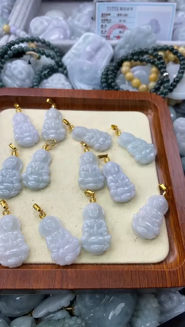 翡翠未镶嵌颈饰缅甸A货翡翠0BG