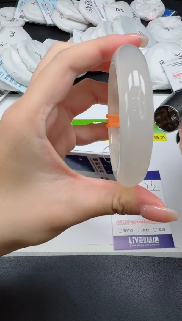 未镶嵌手镯石英质玉073-54