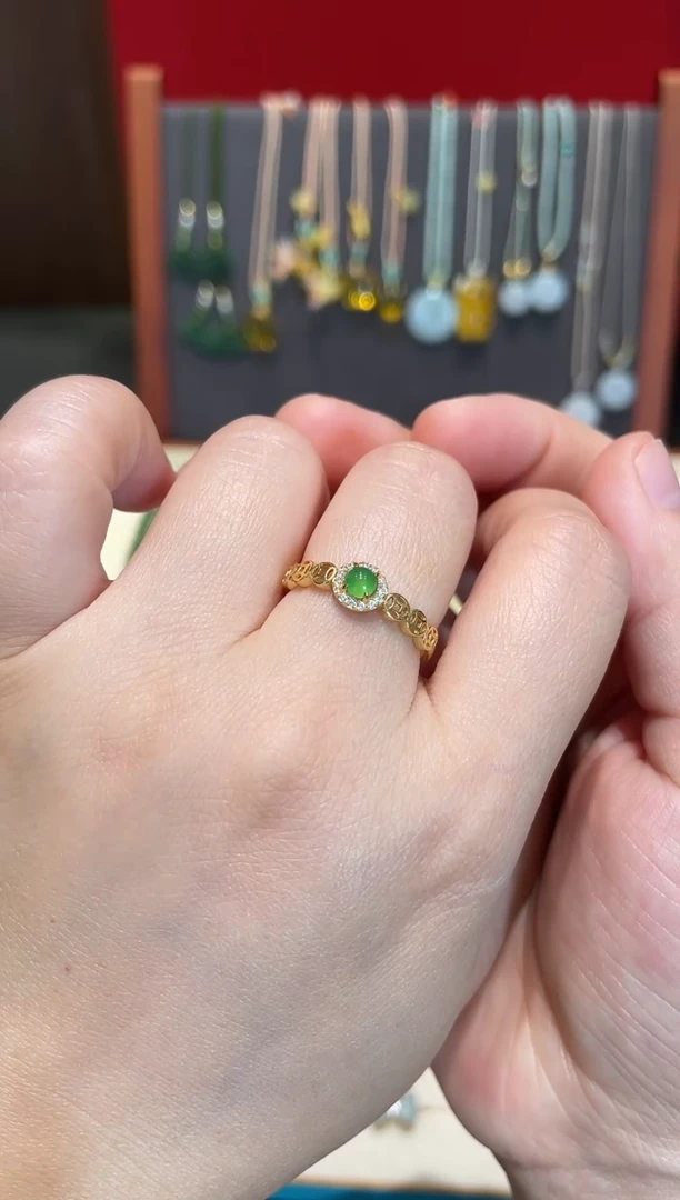 颈饰银S925镀金镶嵌翡翠戒指