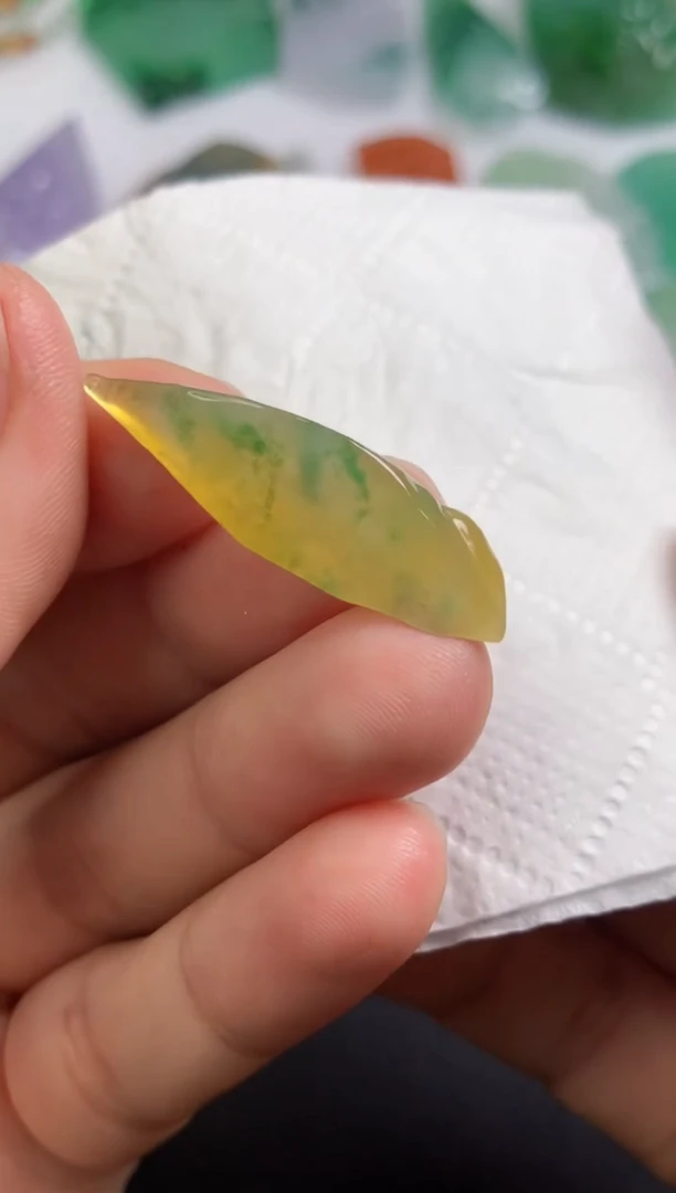颈饰未镶嵌翡翠