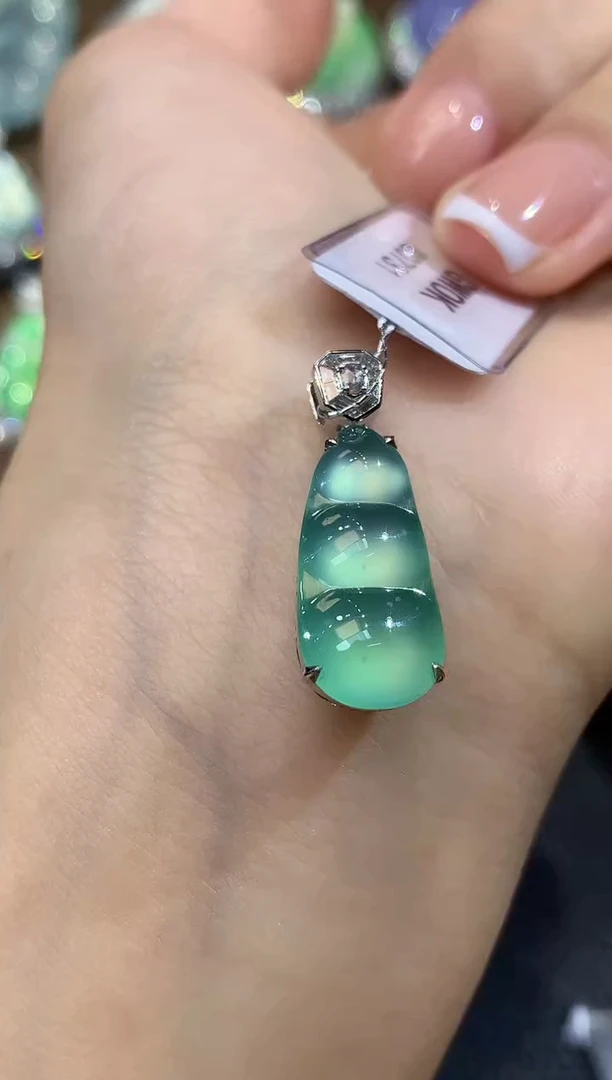 吊坠(不含链)18K金镶嵌翡翠D54