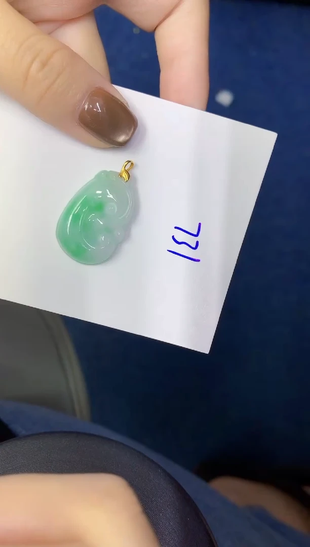 颈饰18K金镶嵌翡翠缅甸天然翡翠A货