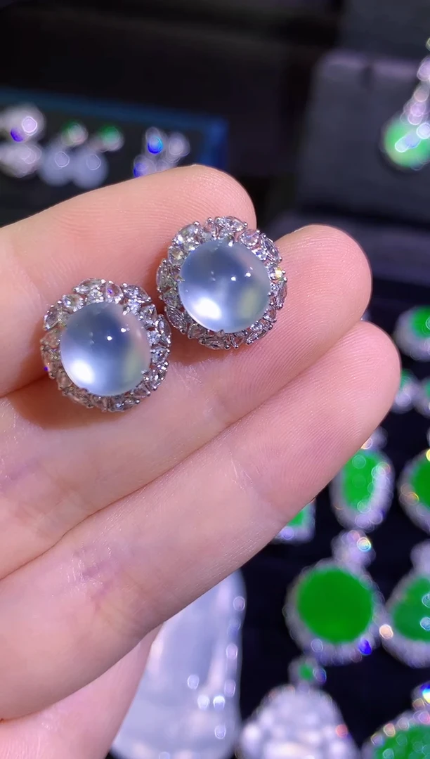 18K金镶嵌翡翠耳饰玻璃种极光蛋面