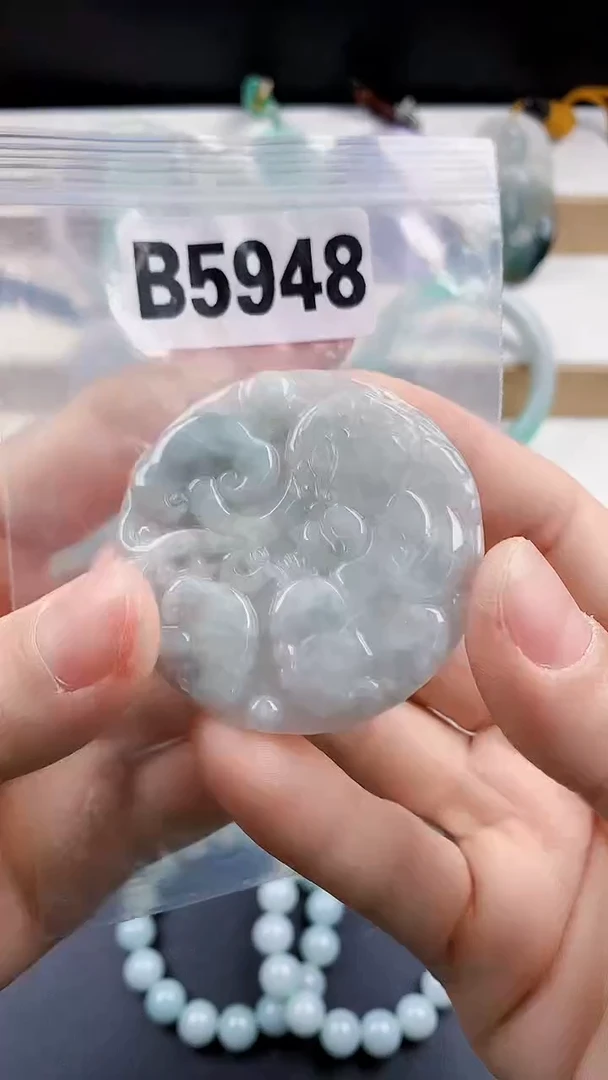 颈饰未镶嵌翡翠天然翡翠吊坠挂件