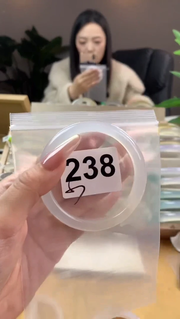 【闪购商品】玛瑙/玉髓手镯未镶嵌238