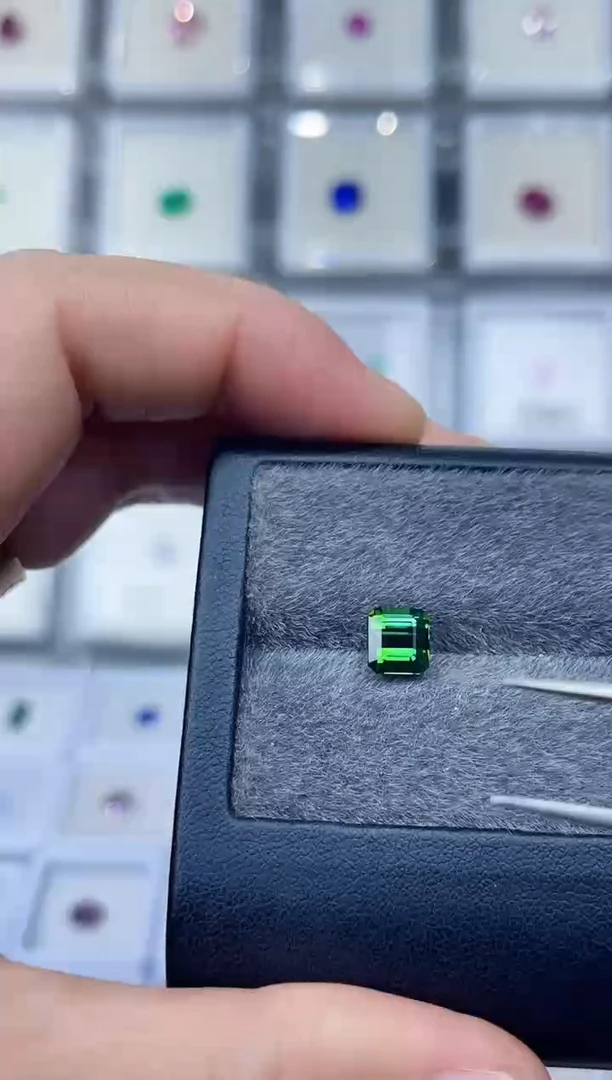 未镶嵌1绿色碧玺裸石1