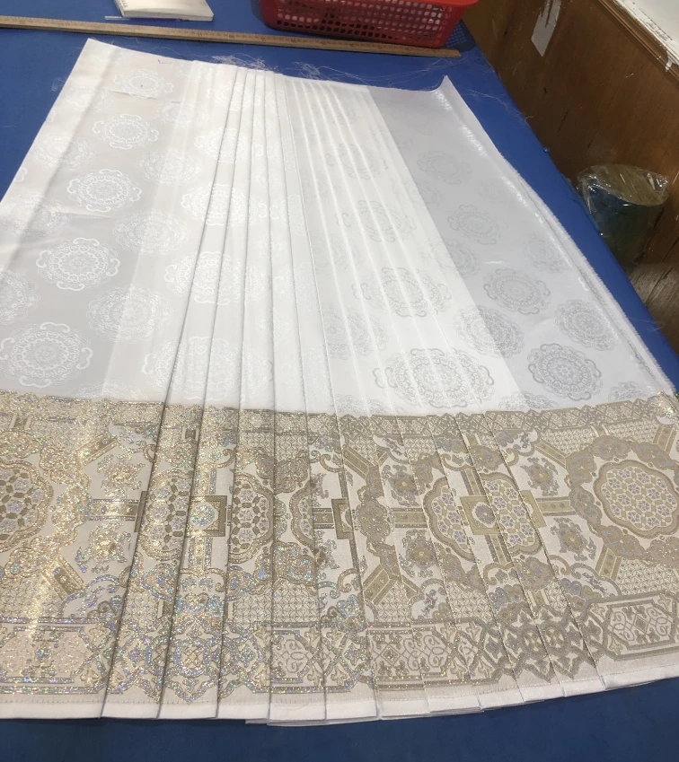 白色四通八达马面裙汉服定制秋明汉服女织金妆花梯形点翠百褶螺钿