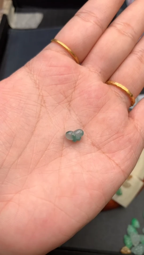 未镶嵌挂件翡翠?***萱一50