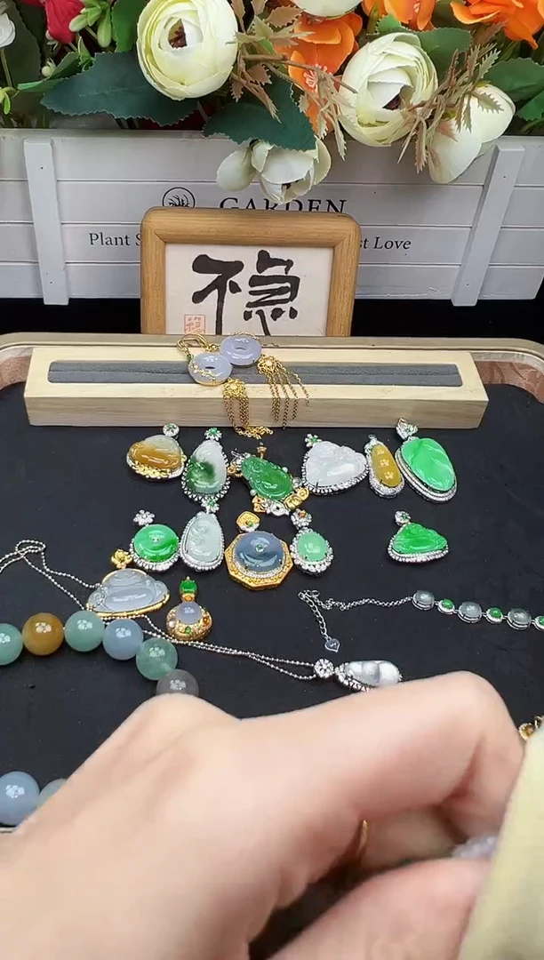 吊坠(不含链)18K金镶嵌翡翠勿拍