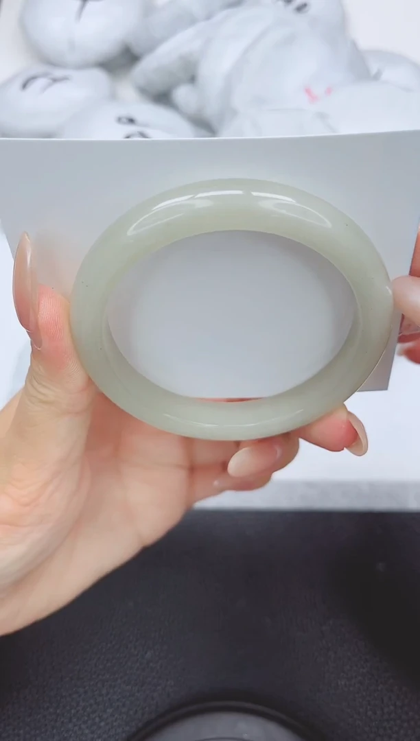 未镶嵌手镯石英质玉41-56.8