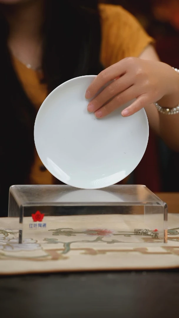 4个微瑕白胎6英寸正呙盘（无底款）
