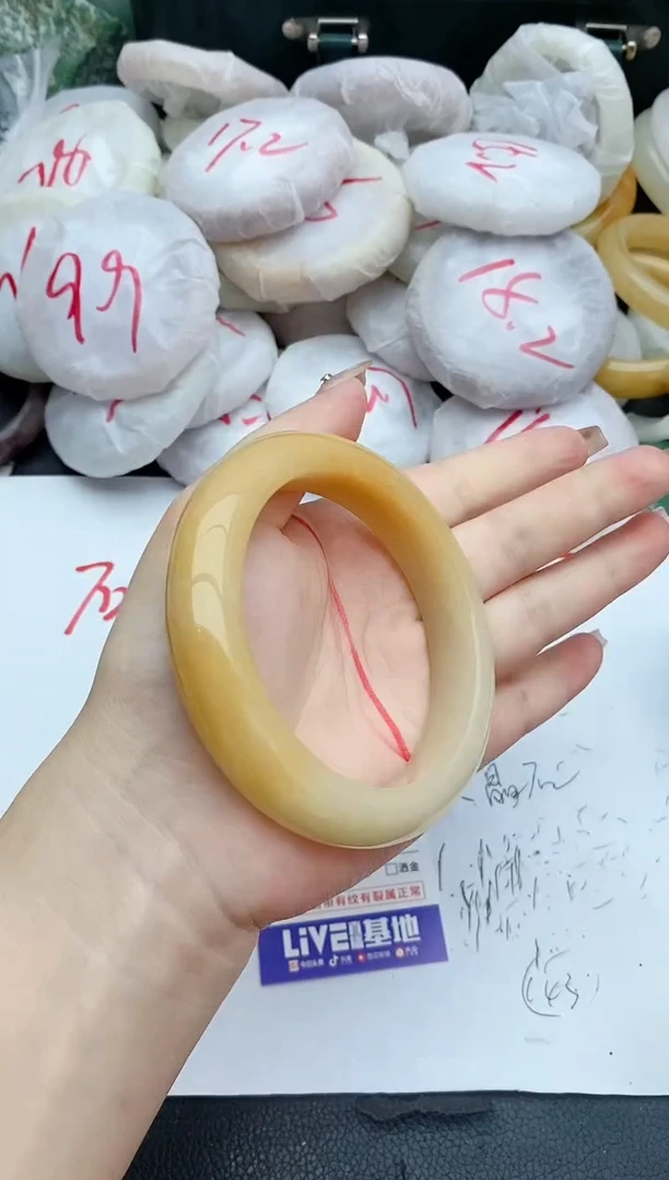 石英质玉手镯未镶嵌26+