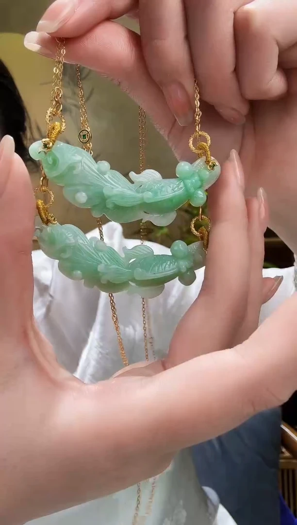 颈饰未镶嵌翡翠多样发其一个