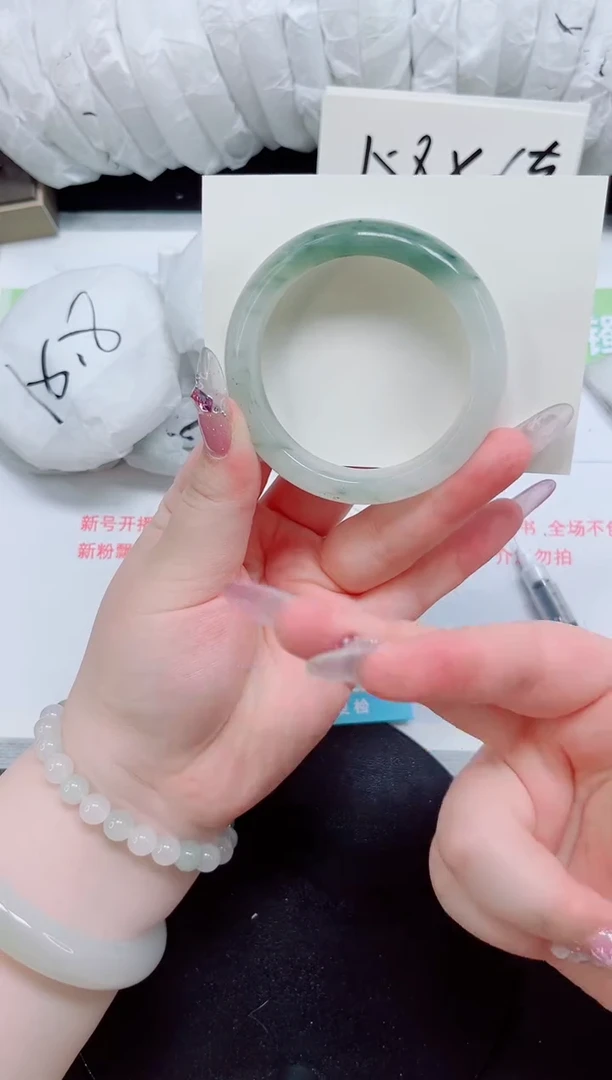 石英质玉手镯未镶嵌b65-圈口52.4