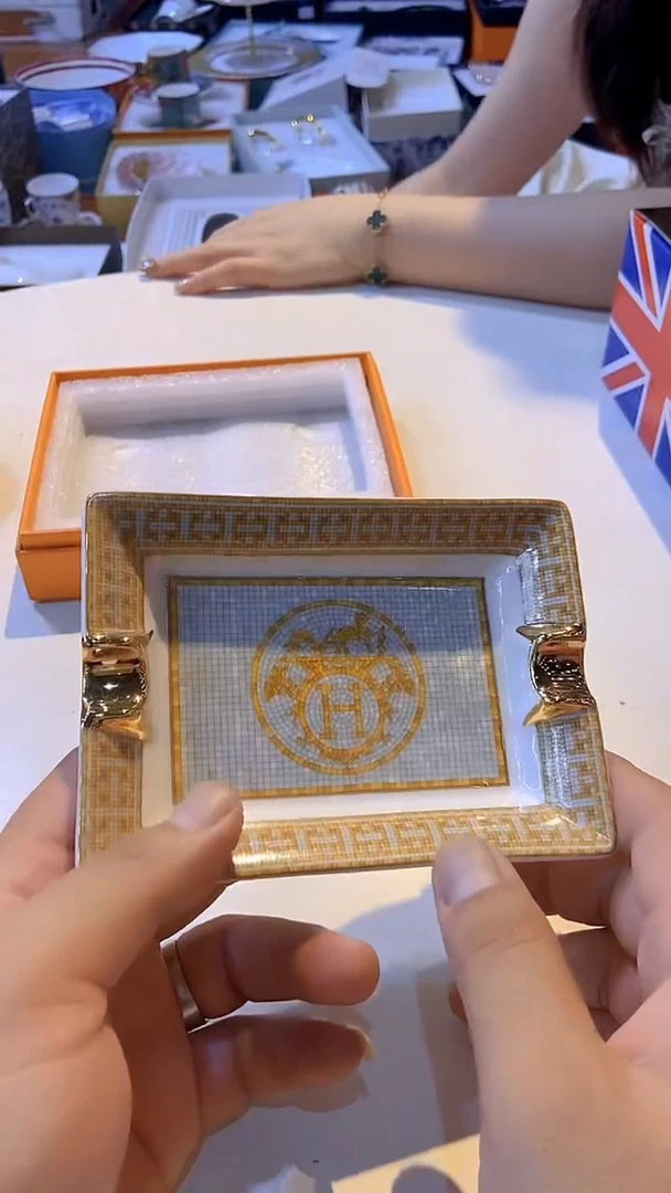 杯鸿辉家品牌瓷器，京东包邮！