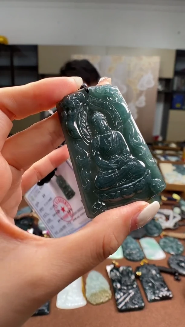 颈饰未镶嵌翡翠多样性发其一