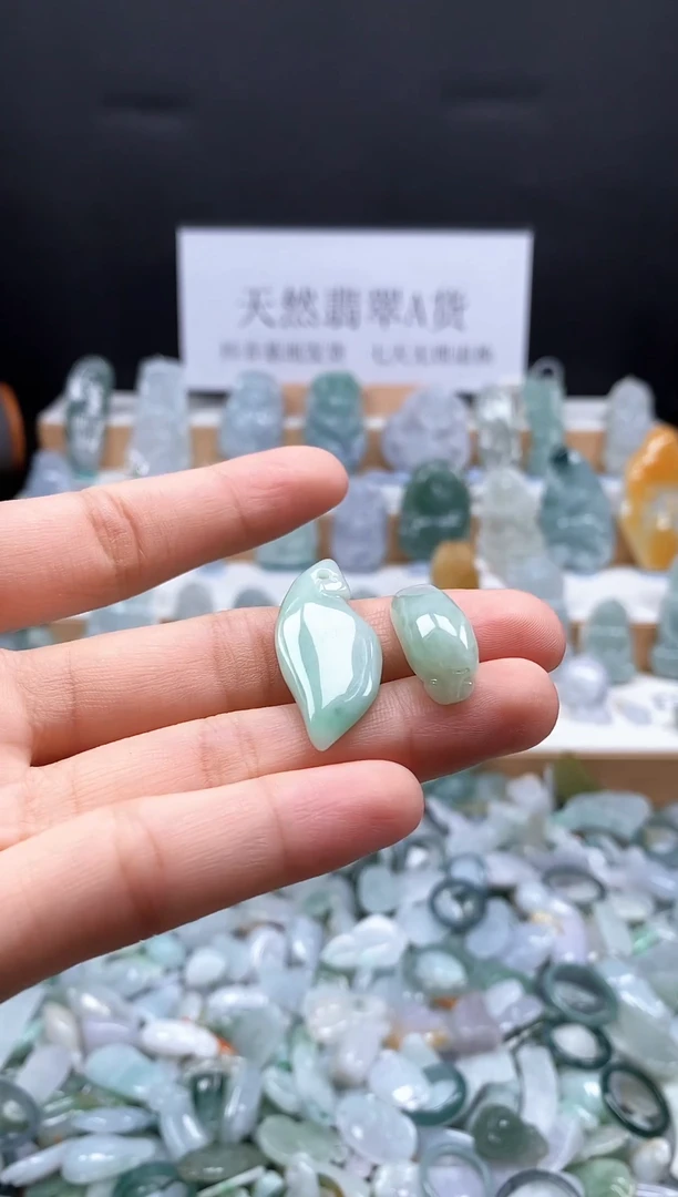 翡翠未镶嵌吊坠(不含链)150福瓜一对