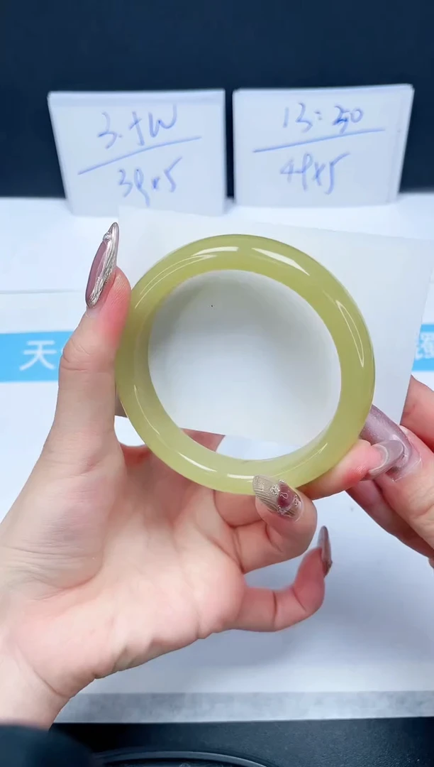 【闪购商品】石英质玉手镯未镶嵌344-62
