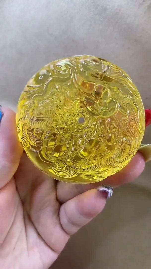 未镶嵌颈饰琥珀吊坠
