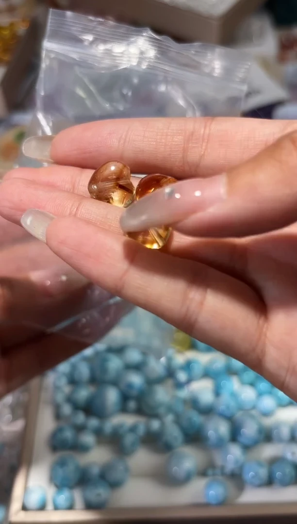 水晶手串未镶嵌K25黄塔爱心一个