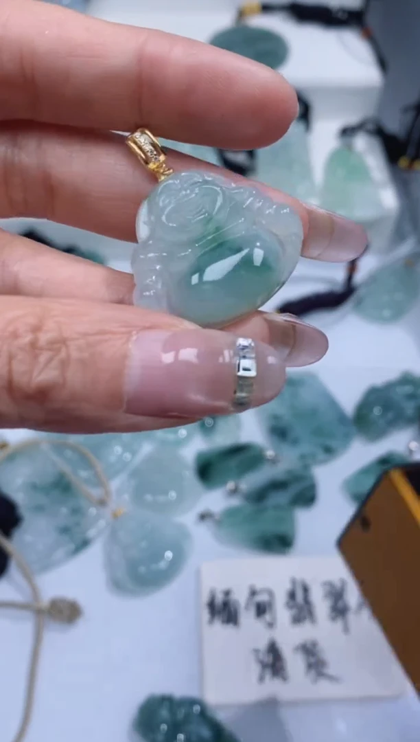 颈饰银S925镶嵌翡翠吊坠